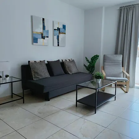 I Apartment *