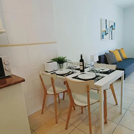 I Apartment *